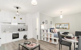 Sweet & Spicy - Brand New Apartment With Balcony